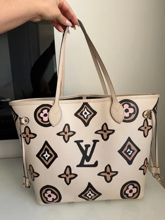 Louis Vuitton Neverfull MM in “Wild Creme” - Picture 1 of 14